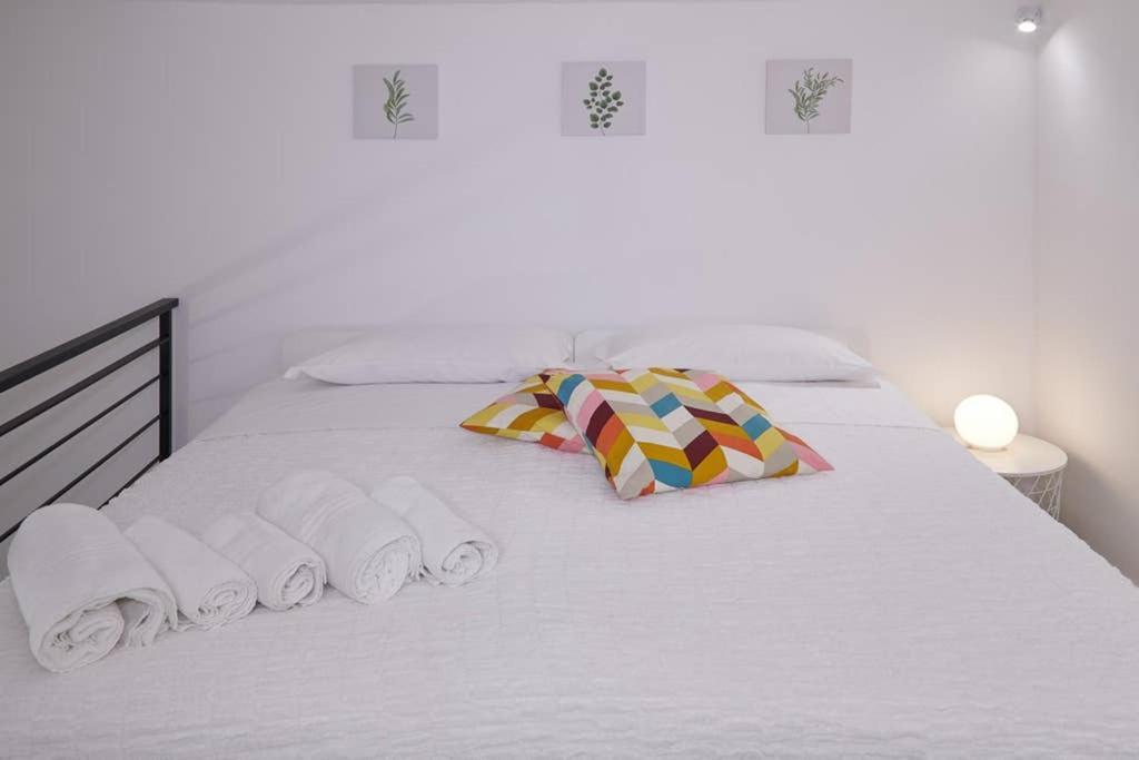 Вилла La Palma Loft Located In The Heart Of Катания Экстерьер фото